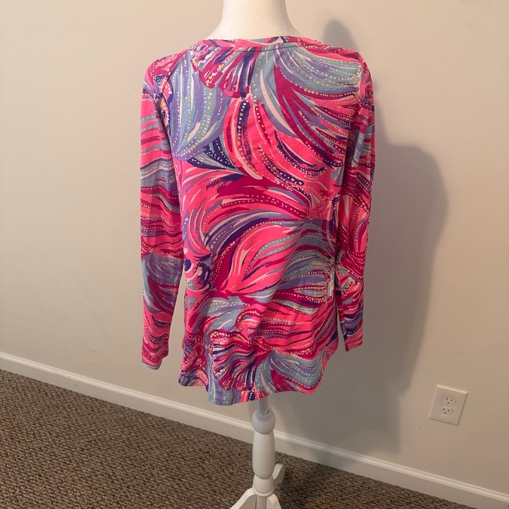 Lilly Pulitzer Sorella Long Sleeve Henley Top Oh My Guava Size Medium - Picture 3 of 6